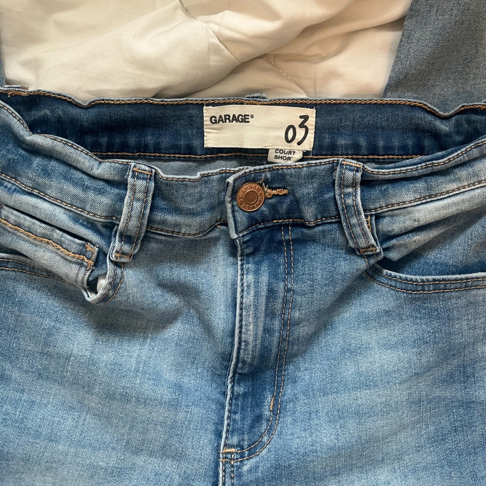 Garage brand super stretchy women skinny jeans size 3.